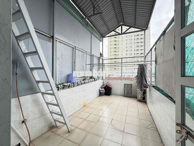 Nhà 5 phòng ngủ cho thuê ngay trung tâm Q1 và Q5