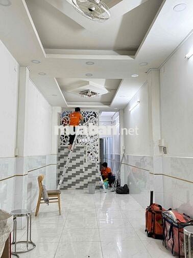 Nhà 5 phòng ngủ cho thuê ngay trung tâm Q1 và Q5