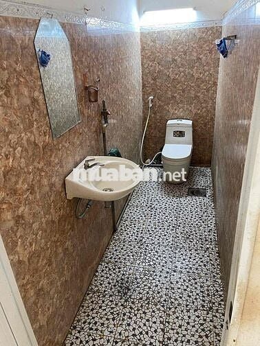 Nhà rộng 100 met giá rẻ cho gia đình thu nhập thấp