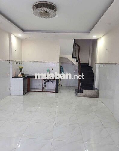 Nhà 2 tầng _ khu an ninh sạch sẽ _ đường trước nhà 4 m