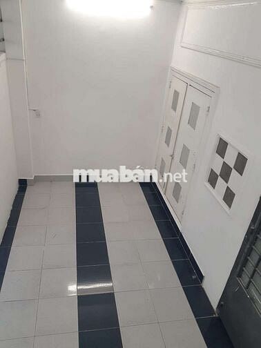 Phòng 45m2 có gác. Cửa sổ lớn. 5p tới Lotte Nguyễn Văn Lượng