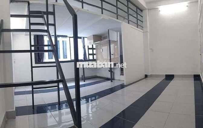 Phòng 45m2 có gác. Cửa sổ lớn. 5p tới Lotte Nguyễn Văn Lượng