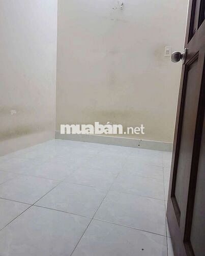 Nhà 2 tầng _ khu an ninh sạch sẽ _ đường trước nhà 4 m