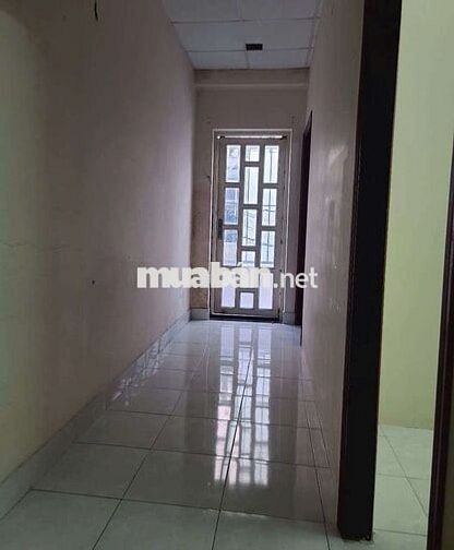 Nhà 2 tầng _ khu an ninh sạch sẽ _ đường trước nhà 4 m