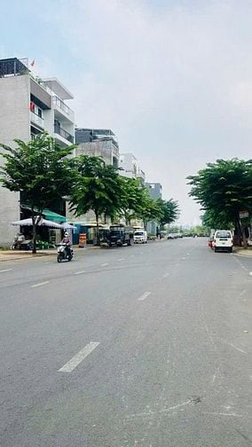 Bán mặt tiền Phạm Văn Ngôn, P. An Khánh Quận 2- 140m2( 10x14m) - 53 tỷ