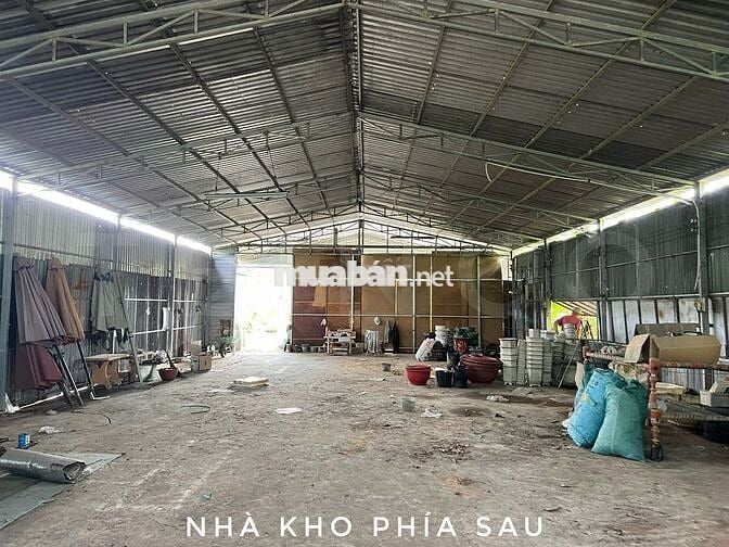 Mặt bằng 1.400 m² có sẵn mô hình quán sân vườn, đường Võ Văn Kiệt