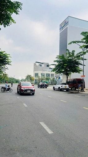 Bán mặt tiền Phạm Văn Ngôn, P. An Khánh Quận 2- 140m2( 10x14m) - 53 tỷ