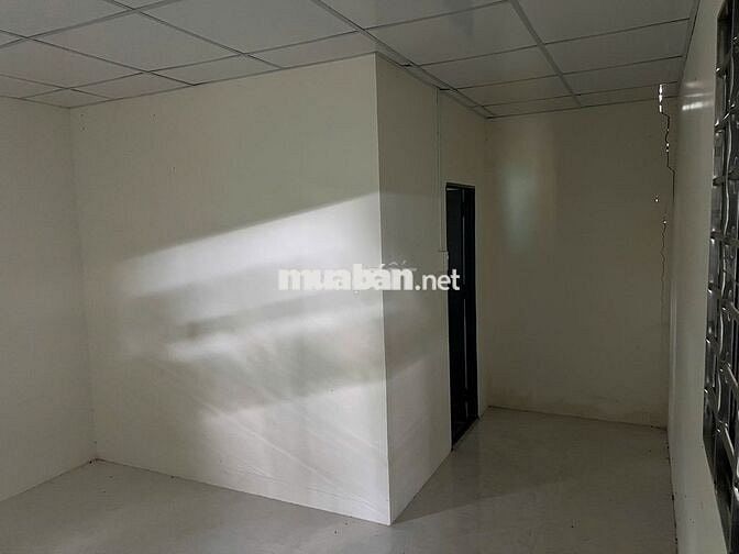 Mặt bằng 1.400 m² có sẵn mô hình quán sân vườn, đường Võ Văn Kiệt