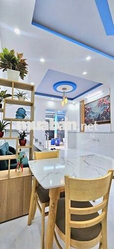 Nhà 5x10 2Pn2wc ngay chợ , đường oto  ,  650tr hổ trợ vay