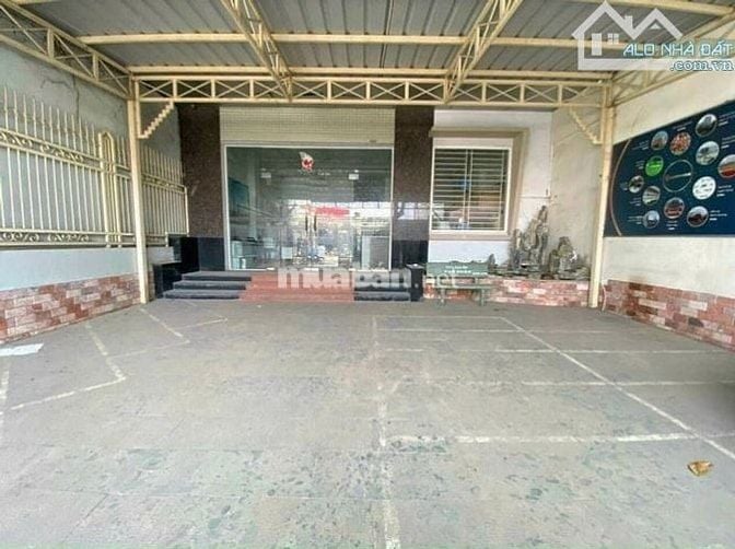 Nhà bán MT: đường hà huy giáp , cách. Nguyễn oanh GV 1,km