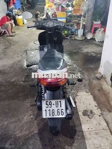 Nhà có chiếc xe click máy móc êm xe ít hao xăng