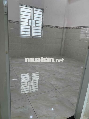 Nhà mặt tiền Bà Điểm 4, 1 trệt 1 lầu, gần trường học, chợ.