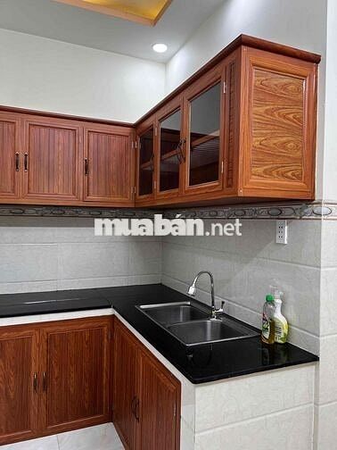 Nhà mặt tiền Bà Điểm 4, 1 trệt 1 lầu, gần trường học, chợ.