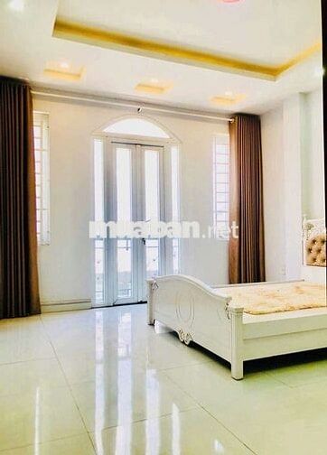 phòng như hình có ban công full nội thất,riêng biệt,36 an phú đông q12