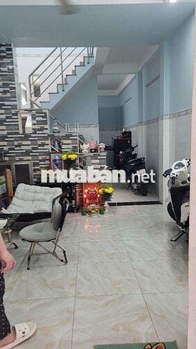 Bán nhà 1 trệt 1 lầu 2 phòng ngủ 2 wc ngay chợ trường học