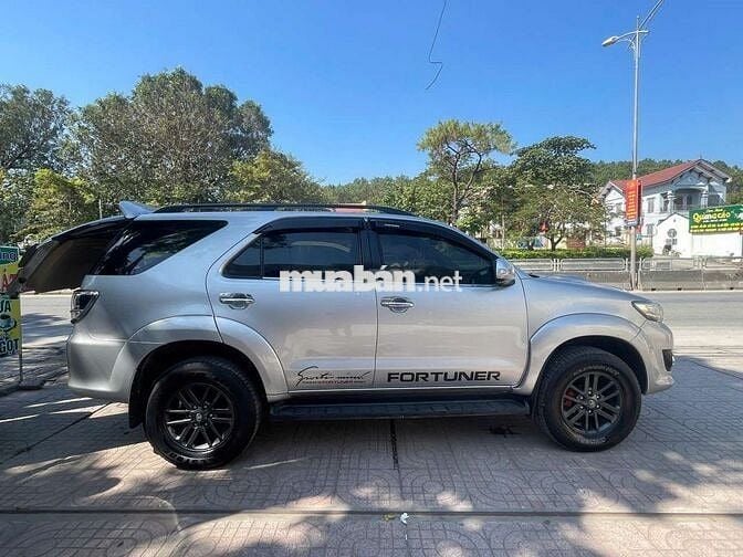 Toyota Fortuner 2015 số sàn .ko kinh doanh dịch vụ