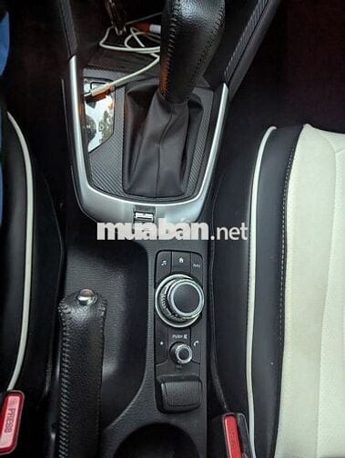 Mazda 2 Sedan 2023, trắng, bảo hành đến 08/2027