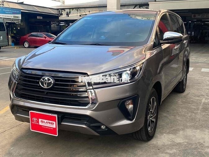 Toyota Innova 2023 2.0G 9700km