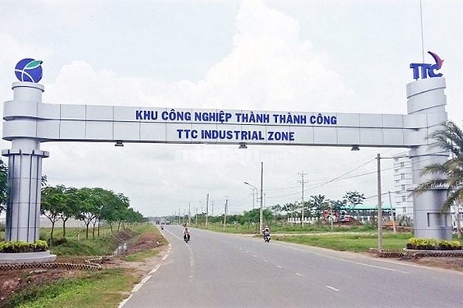 Bán Nhà 200,4m2 giá 690tr ngay Nguyễn Du, Trảng Bàng, Tây Ninh