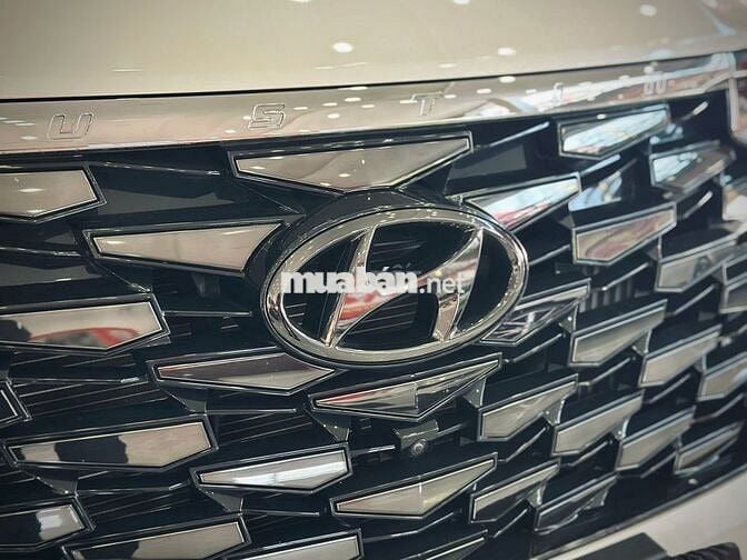 Hyundai Custin 2023 Cao Cấp 2.0T - 13000 km