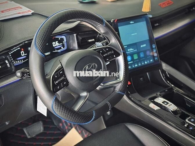 Hyundai Custin 2023 Cao Cấp 2.0T - 13000 km