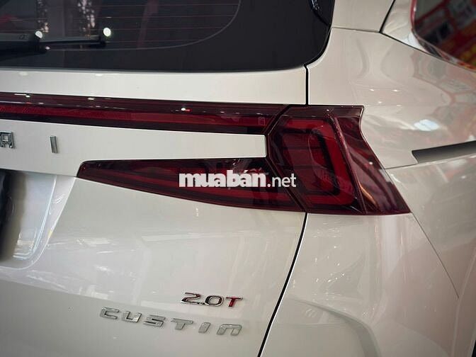 Hyundai Custin 2023 Cao Cấp 2.0T - 13000 km