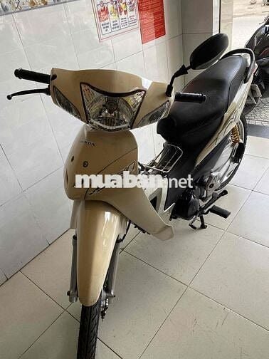 Honda Wave màu Vàng kem