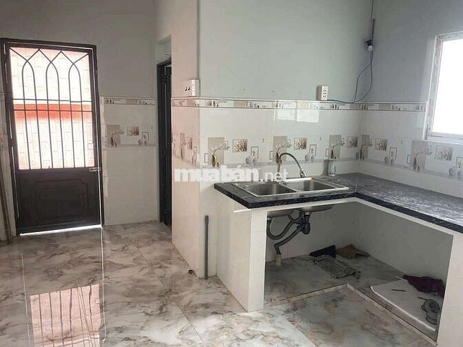 Cho thuê nhà đường Phạm Hùng C13 DT.3m5×10m } 1 Lầu 1 Phòng 1 toilet.