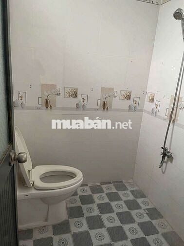 Cho thuê nhà đường Phạm Hùng C13 DT.3m5×10m } 1 Lầu 1 Phòng 1 toilet.