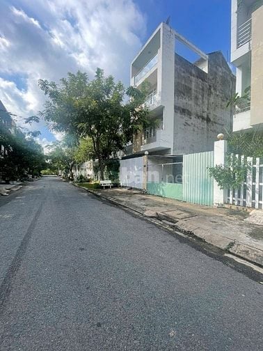 Bán đất sổ đỏ KDC Sadeco Phước Kiển , Nhà Bè , DT: 5x20 . Giá : 9,5 tỷ