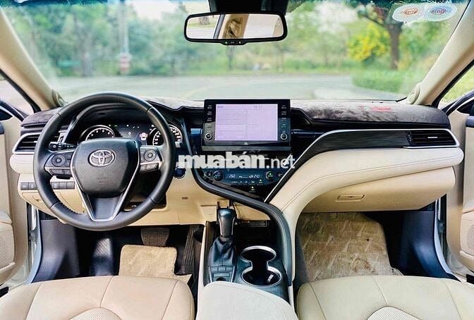 Camry 2022 2.0Q Biển SG 1 Chủ Odo 19.000km Cực Đẹp