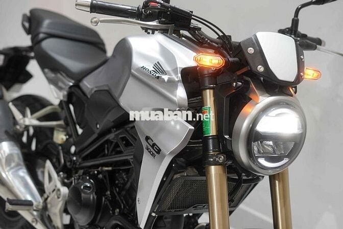 Honda CB300R Bạc 10000 km
