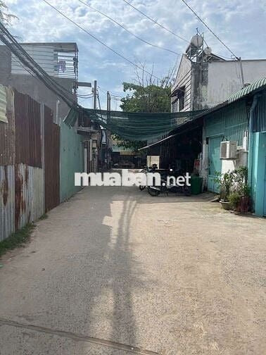 Cho thuê nhà đường Phạm Hùng C13 DT.3m5×10m } 1 Lầu 1 Phòng 1 toilet.