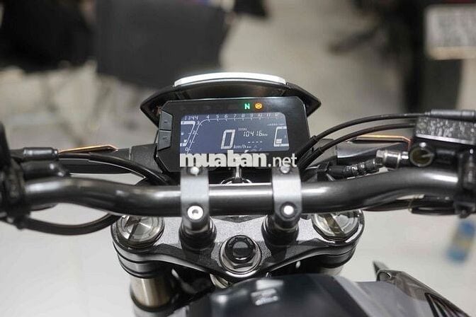 Honda CB300R Bạc 10000 km