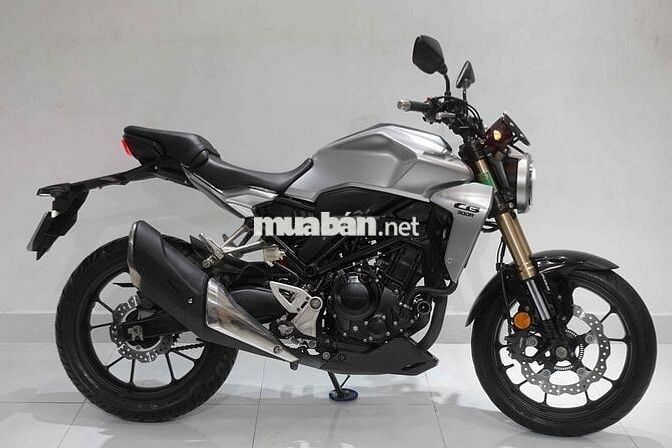 Honda CB300R Bạc 10000 km