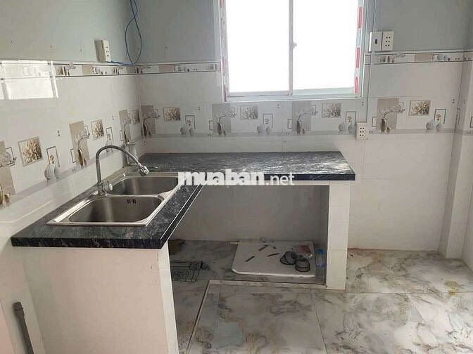 Cho thuê nhà đường Phạm Hùng C13 DT.3m5×10m } 1 Lầu 1 Phòng 1 toilet.