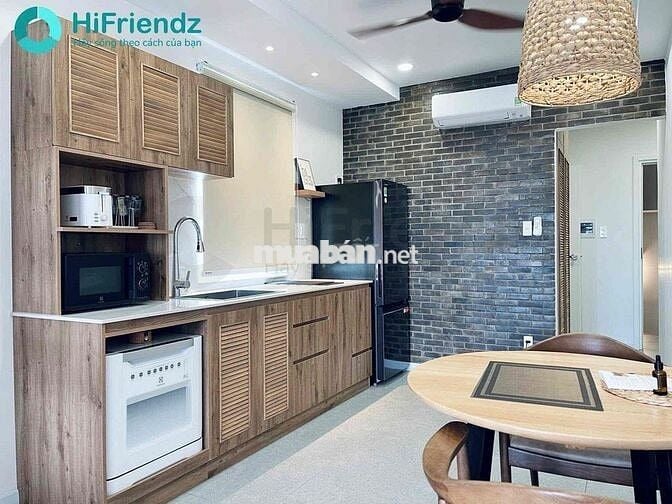 Cho thuê căn hộ 1 phòng ngủ thiết kế hiện đại ngay trung tâm quận 10