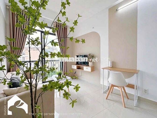 CĂN HỘ 2 PHÒNG NGỦ NGAY TRUNG TÂM QUẬN 10, BAN CÔNG, MÁY GIẶT RIÊNG