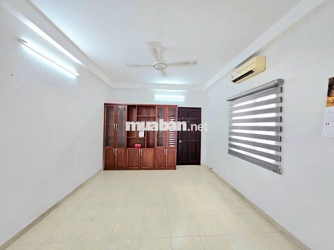 Cho thuê nhà nguyên căn 2 mặt tiền 3 lầu 4PN, hẻm xe hơi 623/43A CMT8