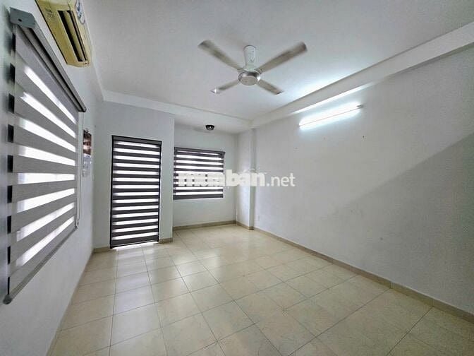 Cho thuê nhà nguyên căn 2 mặt tiền 3 lầu 4PN, hẻm xe hơi 623/43A CMT8