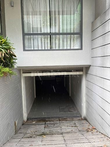 Bán biệt thự khu đường Hoa, Hầm 4 Tầng, DT 8 x 18m. Giá chỉ 48 tỷ