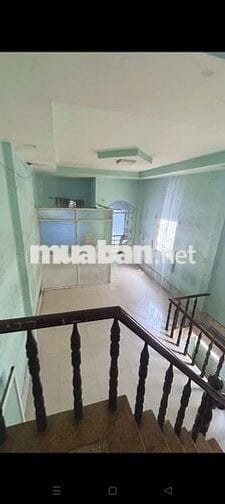 Cho thuê nhà nguyên căn 4x20 trệt lầu 3pn ( mặc tiền đường Trần Tấn )