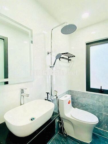 Cho thuê nhà 212D Nguyễn Văn Nguyễn, Phường Tân Định, Quận 1.