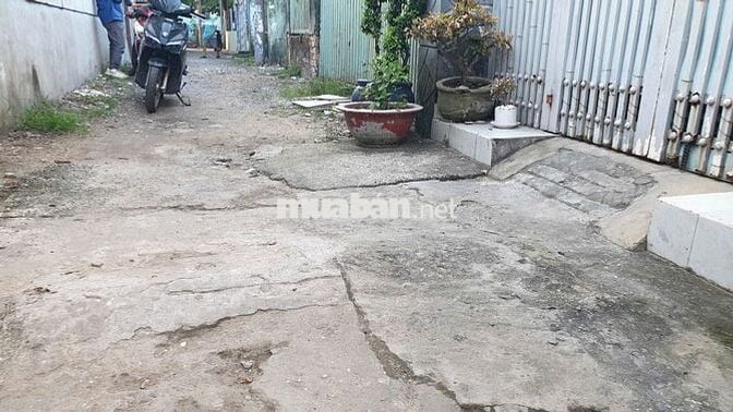 Nhà đẹp DT 4,3m*17m, đúc lửng, gần trường THPT Bà Điểm, chợ đầu mối HM