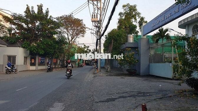 Nhà đẹp DT 4,3m*17m, đúc lửng, gần trường THPT Bà Điểm, chợ đầu mối HM