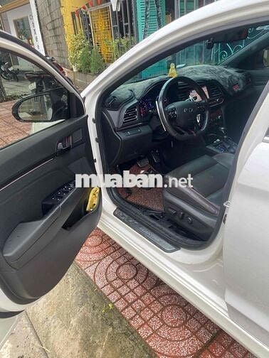 Hyundai Elantra 2019 Sport 1.6 AT - 134000 km