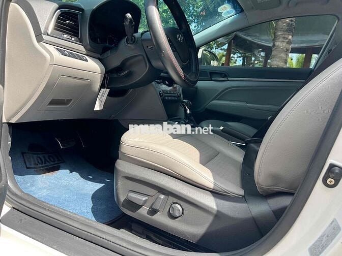 Hyundai Elantra 2017 2.0 AT - 90000 km