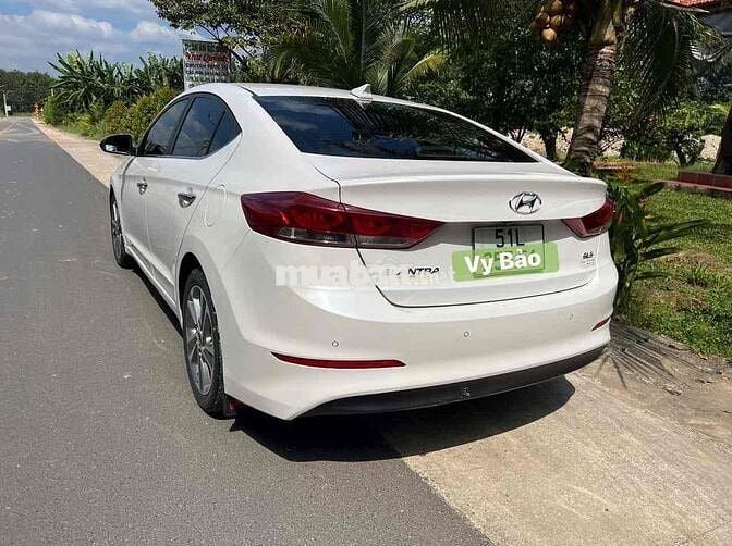 Hyundai Elantra 2017 2.0 AT - 90000 km