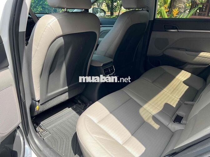 Hyundai Elantra 2017 2.0 AT - 90000 km