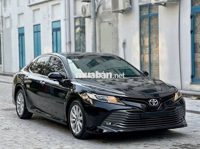 Toyota Camry 2021 2.0G - Siêu lướt 31,000 Km.